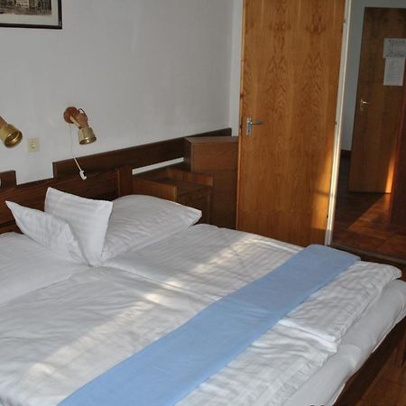 Harmónia Apartmanház Balatonlelle Quarto foto