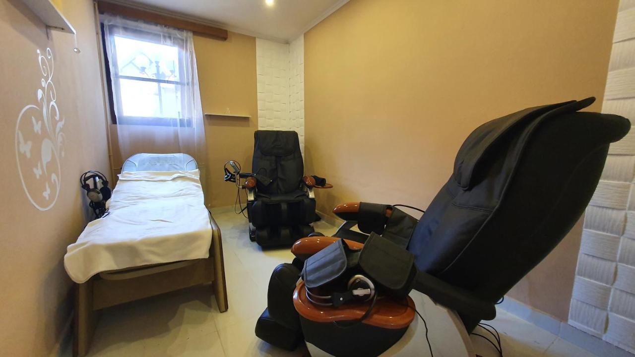 Harmónia Apartmanház Balatonlelle Exterior foto