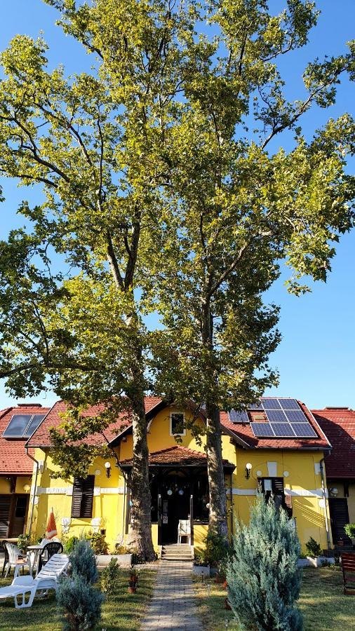Harmónia Apartmanház Balatonlelle Exterior foto