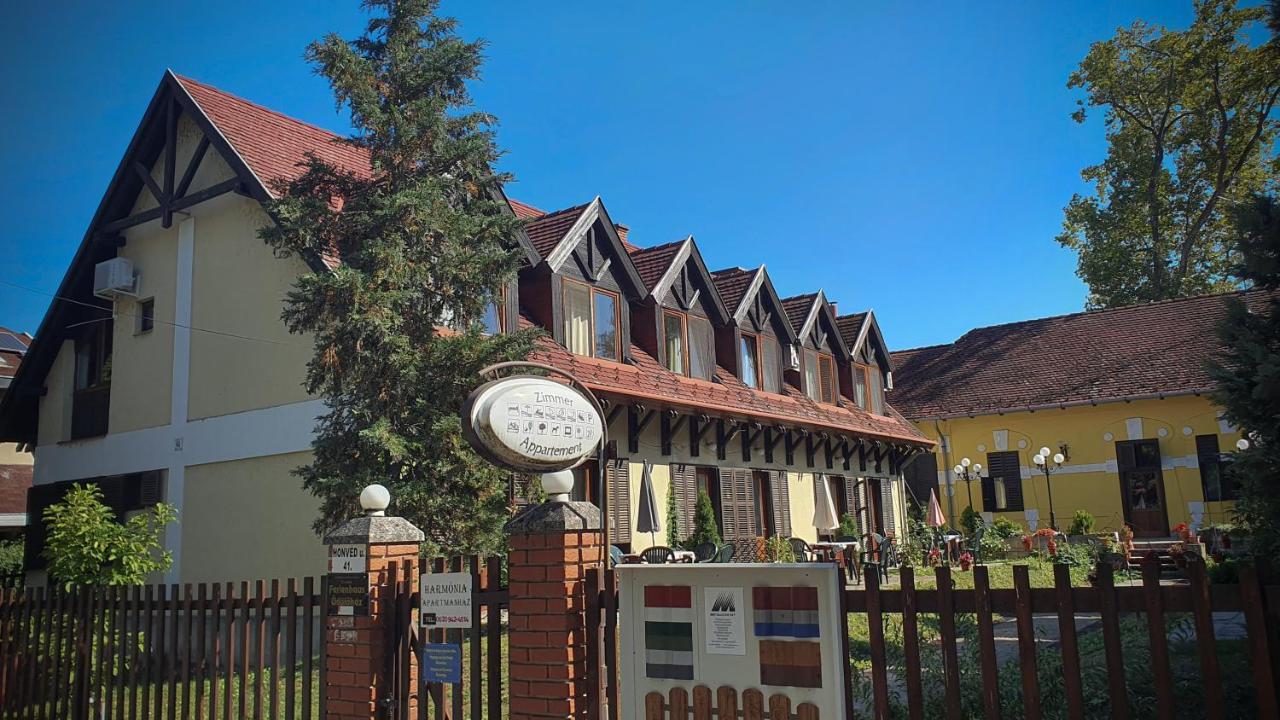 Harmónia Apartmanház Balatonlelle Exterior foto